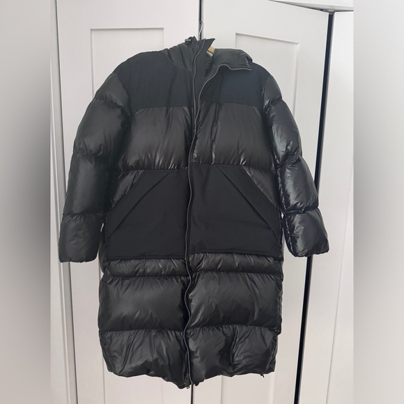 Theory Combo Puffer Jacket in Water-Repellent Nylon - Picture 3 of 5